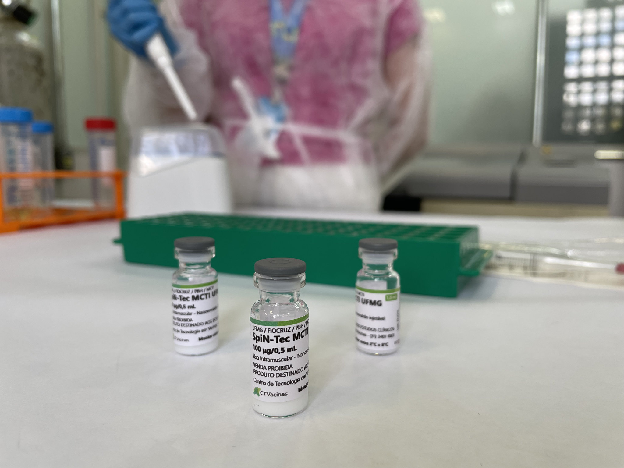 Ser Humano Recebe, Pela Primeira Vez Na História, Vacina 100% Desenvolvida No Brasil