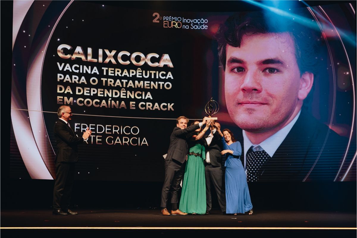 Frederico Garcia e equipe recebem troféu pelo Grande Prêmio