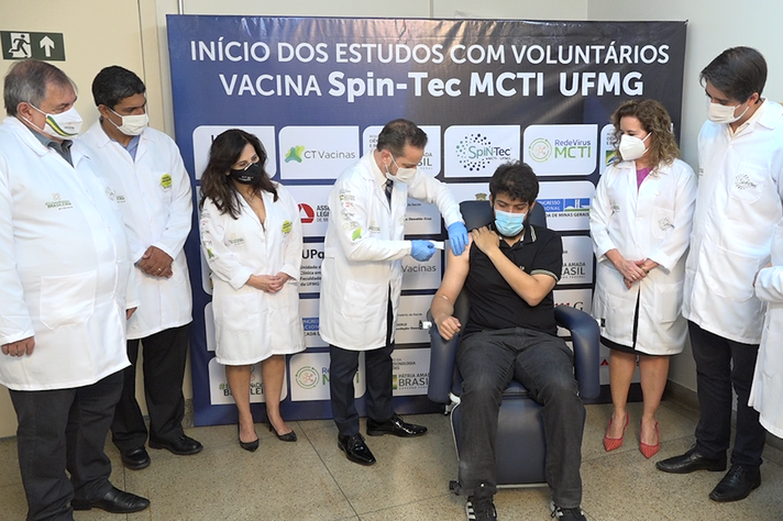 primeiro voluntário a receber a dose da SpiN-TEC
