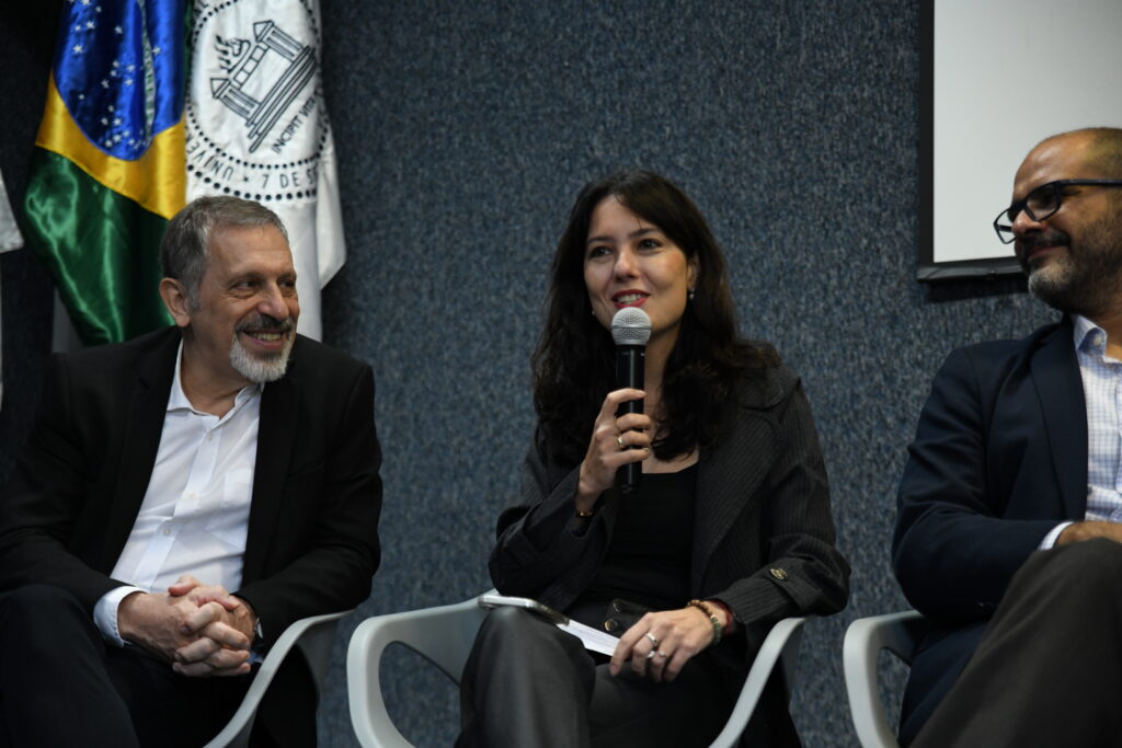 MILA CORREA NA ASSINATURA DO TERMO CTV-RNA