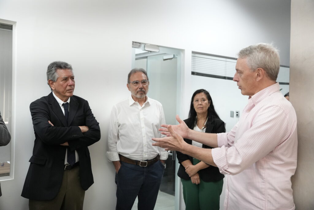 Presidente da Finep com donos da NanoBrasil