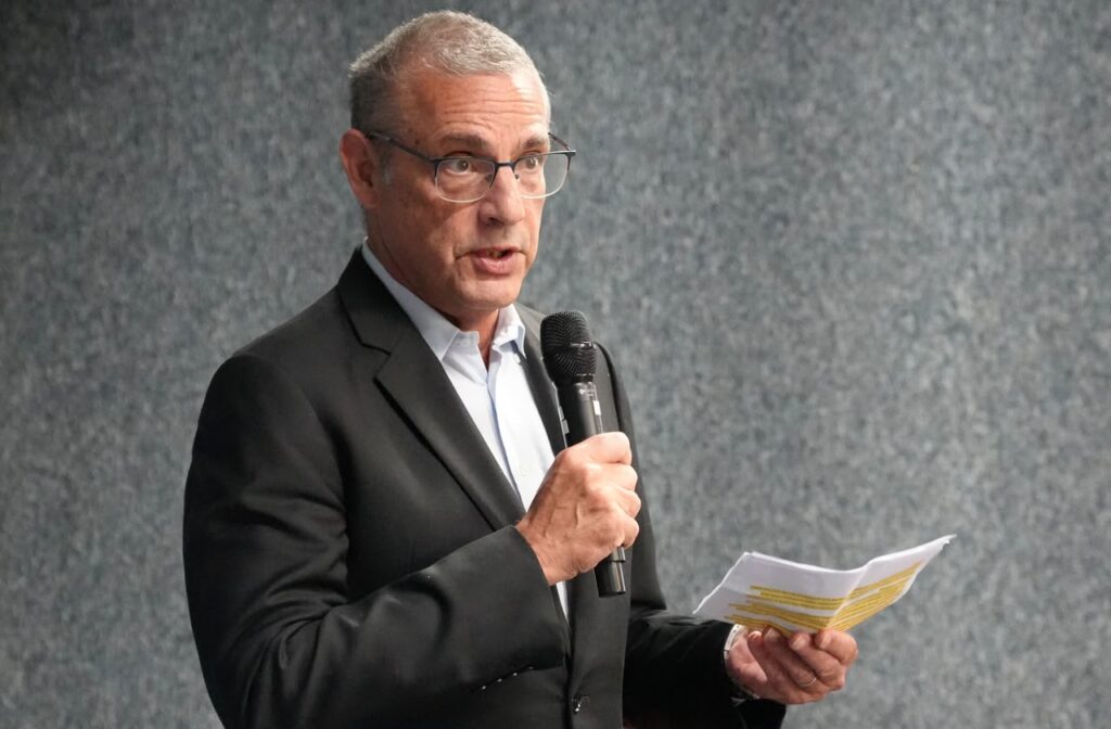 Ricardo Gazzinelli em discurso durante visita do Ministro da Saúde